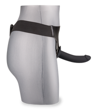 Laden Sie das Bild in den Galerie-Viewer, 14 cm langer Umschnalldildo aus Silikon