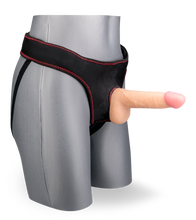 Laden Sie das Bild in den Galerie-Viewer, 18 cm langer realistischer Umschnalldildo