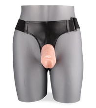 Laden Sie das Bild in den Galerie-Viewer, 18 cm langer Umschnalldildo