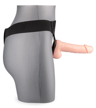 Laden Sie das Bild in den Galerie-Viewer, 18 cm langer Umschnalldildo