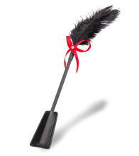 Laden Sie das Bild in den Galerie-Viewer, 2-in-1-Reitgerte mit Feder