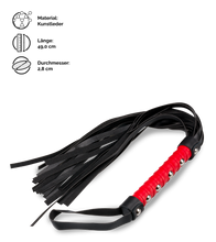 Laden Sie das Bild in den Galerie-Viewer, BDSM-Flogger Guilty