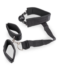 Laden Sie das Bild in den Galerie-Viewer, Gagball mit Handfesseln
