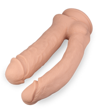 Laden Sie das Bild in den Galerie-Viewer, Großer Dildo mit doppeltem Schaft 24,5 cm und 27,5 cm