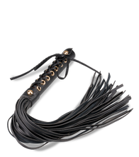 Laden Sie das Bild in den Galerie-Viewer, Kleiner Flogger mit Schnürung