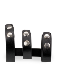 Laden Sie das Bild in den Galerie-Viewer, Peniskäfig aus Kunstleder