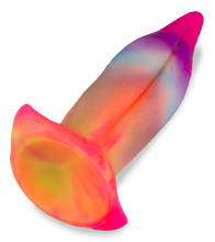Laden Sie das Bild in den Galerie-Viewer, Phosphoreszierender Saugnapf-Dildo aus Silikon Zunge