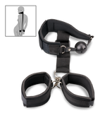 Set aus Ballknebel und Handfesseln