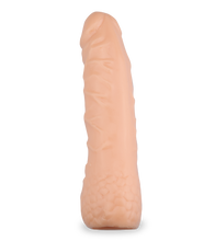 Laden Sie das Bild in den Galerie-Viewer, Silikon-Penishülle mit Aderung