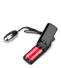 Laden Sie das Bild in den Galerie-Viewer, Vibrierende Doggy-Style-Taschenmuschi Nicki