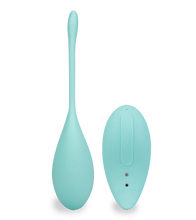 Laden Sie das Bild in den Galerie-Viewer, Vibroei mit Klitorissauger als Fernbedienung Namasté