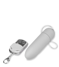 Laden Sie das Bild in den Galerie-Viewer, XXL-Vibroei mit Fernbedienung